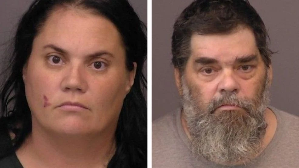 Parents charged after leaving 6 children in hot car while they were in restaurant: police