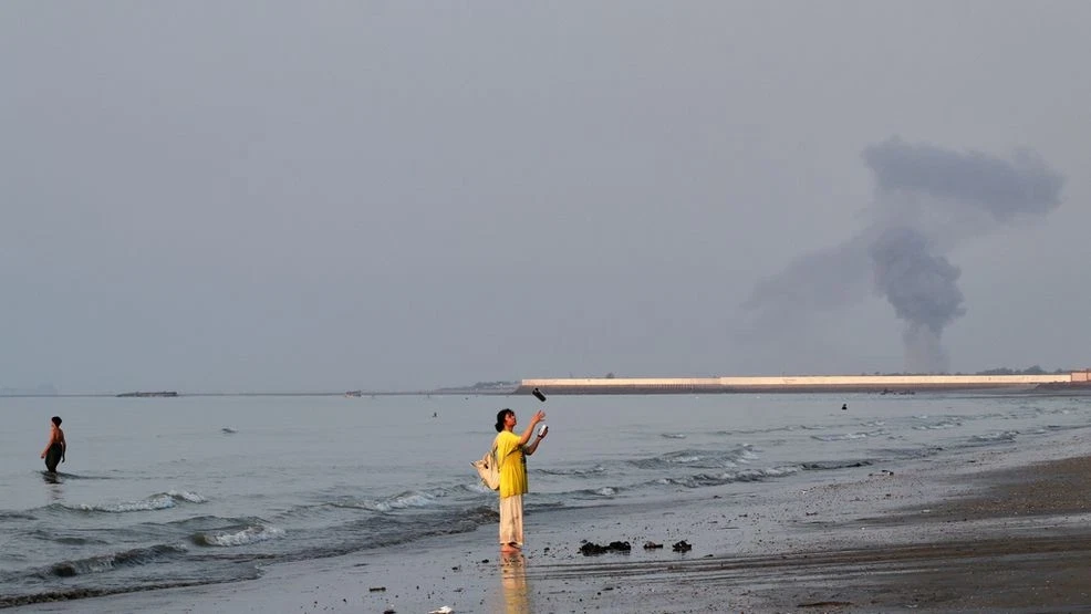 Iran retaliates after Trump reinstates Hormuz blockade, US launches new strikes