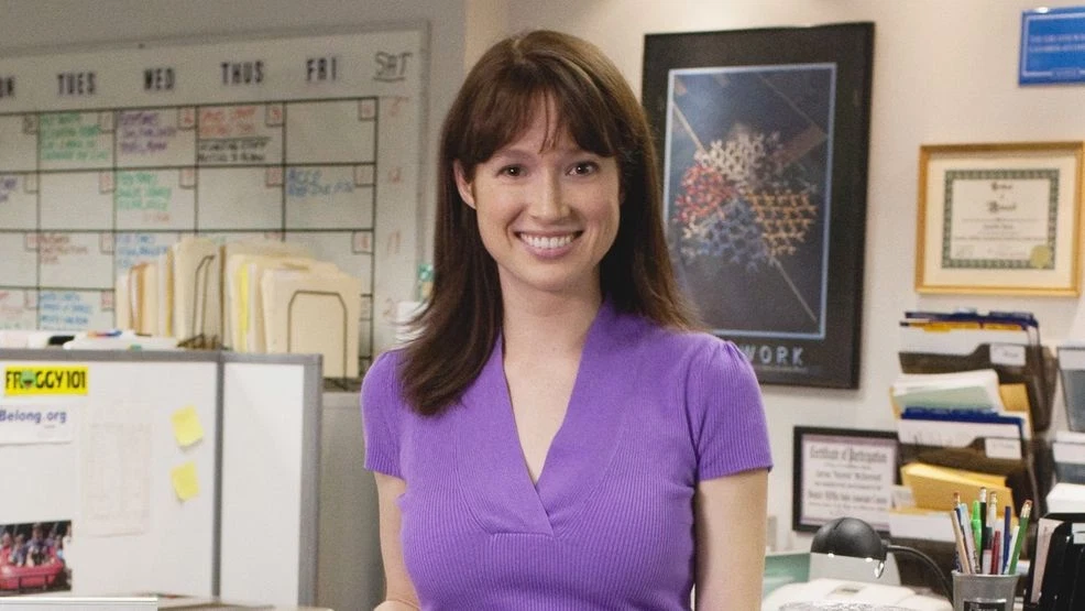 Ellie Kemper reveals where her 'Office' & 'Unbreakable Kimmy Schmidt' characters are now