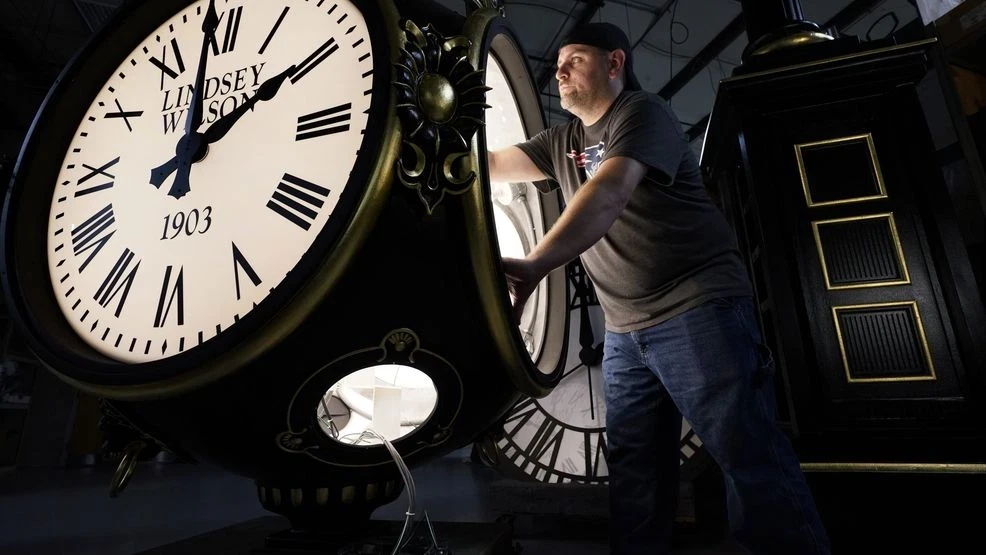 House votes to 'lock the clock,' passes Daylight Saving Time bill