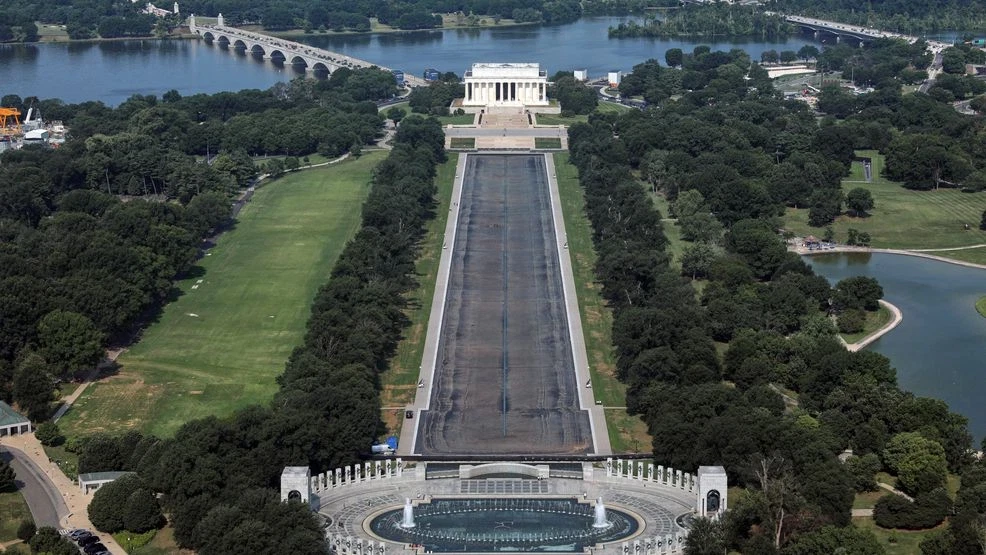 GALLERY | Lincoln Memorial Reflecting Pool emptied again