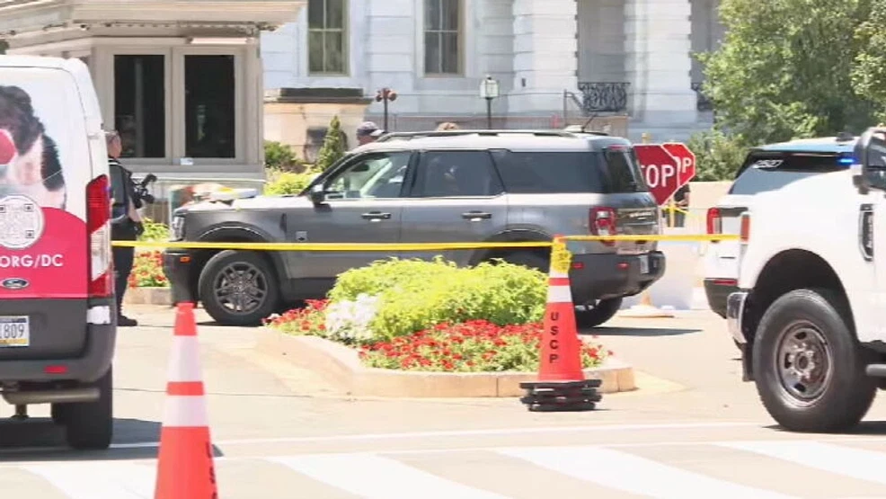 Man arrested, accused of bringing gun onto Capitol grounds